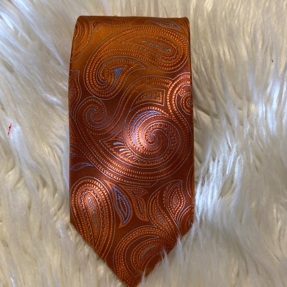 Michael Kors Tie excellent condition wide 3 1/2”